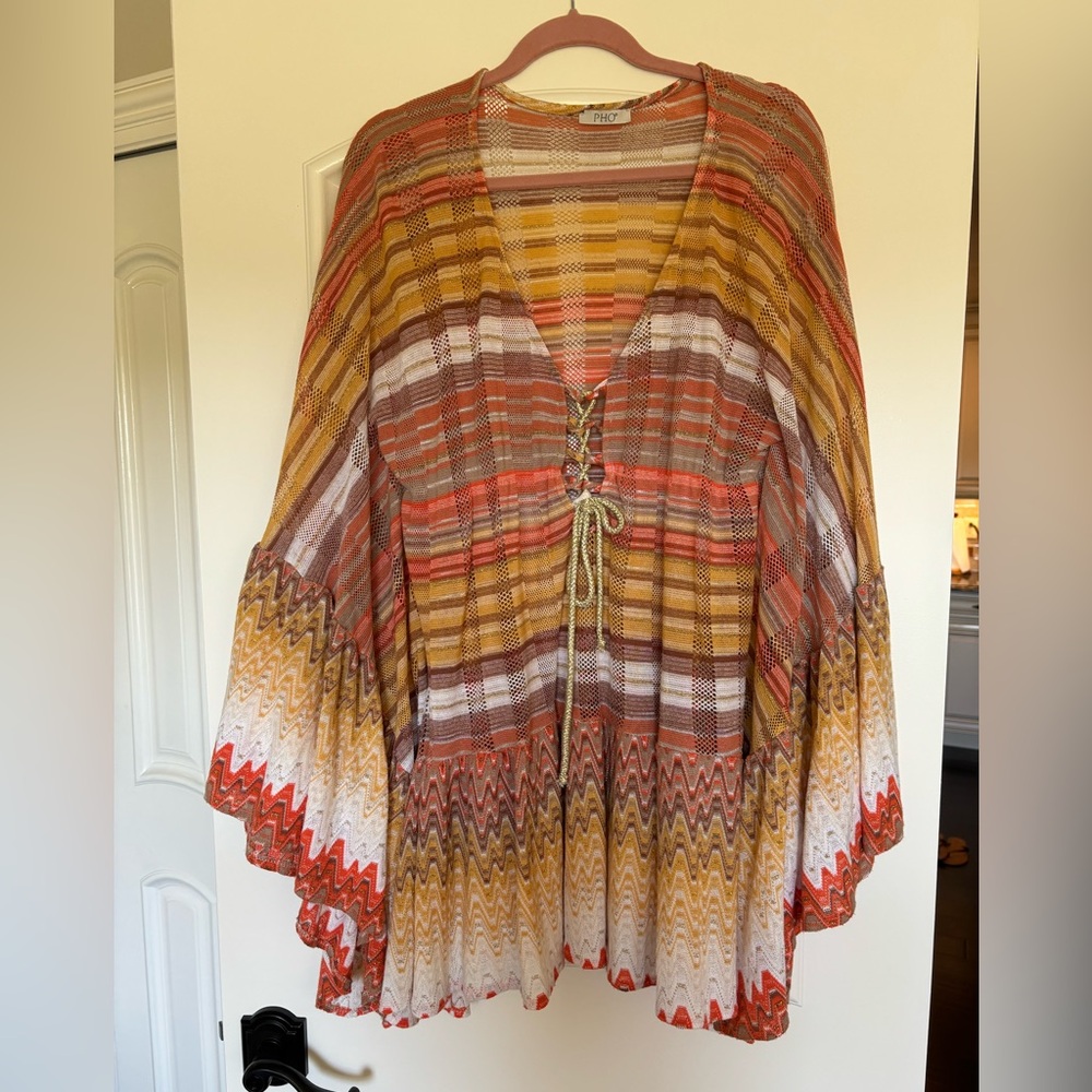 Pho Womens Metallic Knit Lace Up V Neck Bat Wing Tunic Blouse. Great condition.